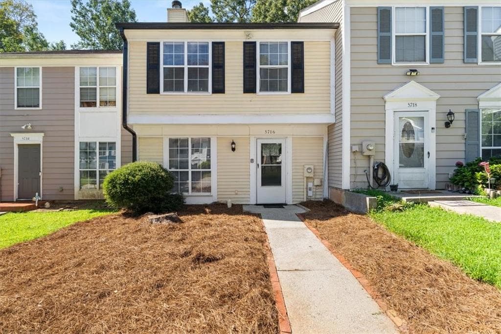 2 bedroom, 3 bathroom, 1,160 sq ft townhouse under contract at 5716 Wells Circle, Stone Mountain, GA 30087