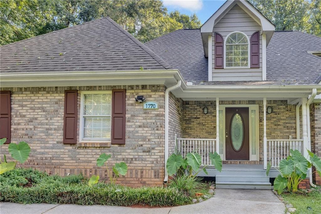 4 bedroom, 4 bathroom, 1,782 sq ft single family residence under contract at 1770 River Bluff Road, Monroe, GA 30656 — photo 4