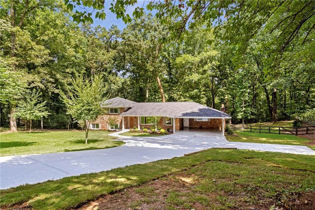 4 bedroom, 3 bathroom, 2,418 sq ft single family residence for sale at 1891 Silver Hill Road, Stone Mountain, GA 30087 — photo 2