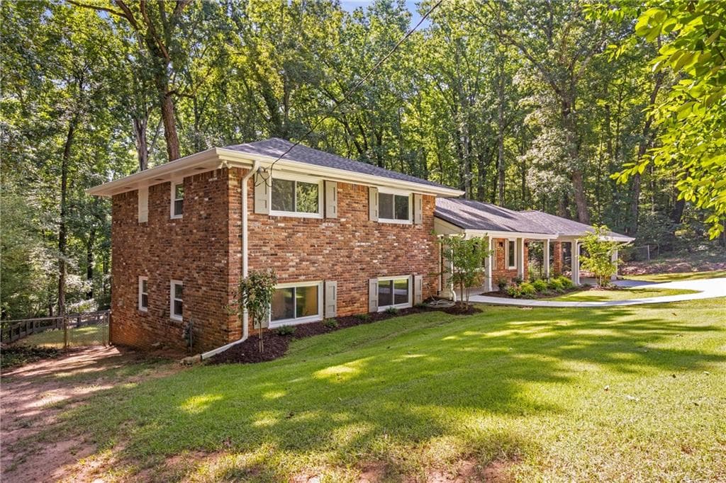 4 bedroom, 3 bathroom, 2,418 sq ft single family residence for sale at 1891 Silver Hill Road, Stone Mountain, GA 30087 — photo 4