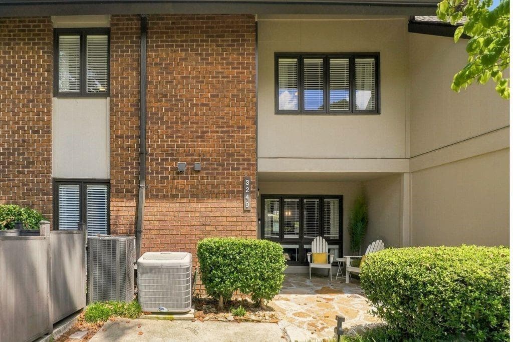 2 bedroom, 3 bathroom, 1,598 sq ft townhouse for sale at 3249 Clairmont North, Brookhaven, GA 30329 — photo 4