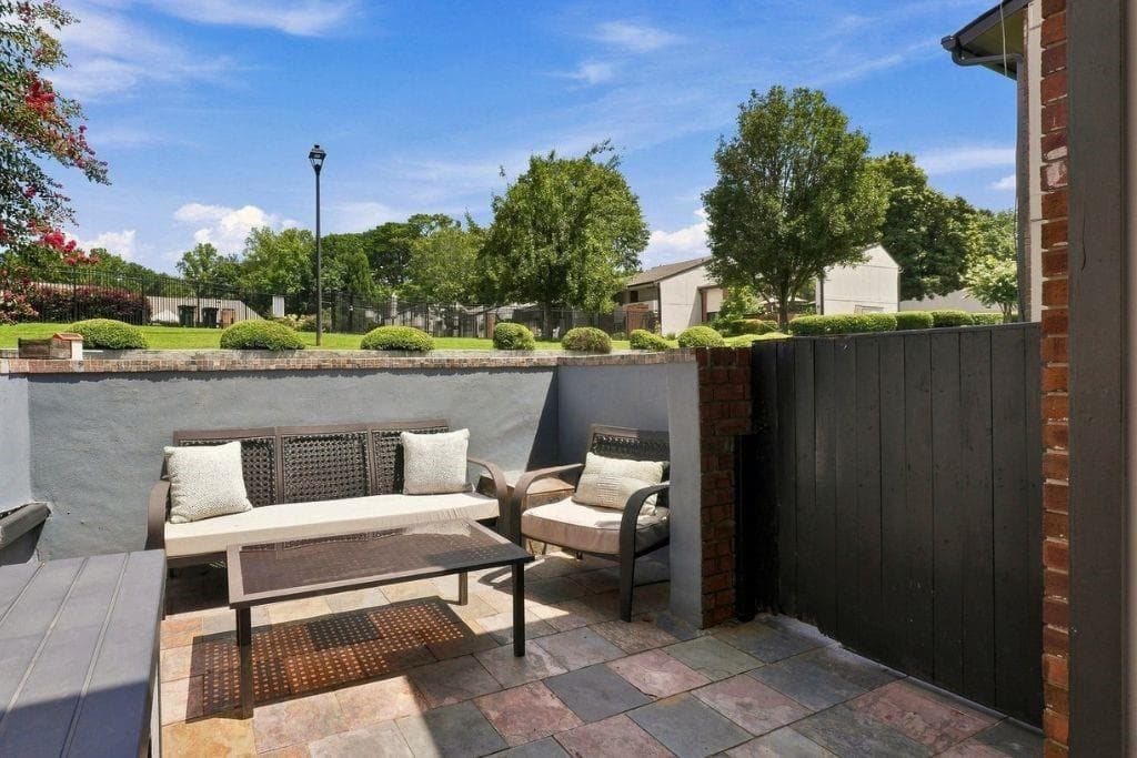 2 bedroom, 3 bathroom, 1,598 sq ft townhouse for sale at 3249 Clairmont North, Brookhaven, GA 30329 — photo 3