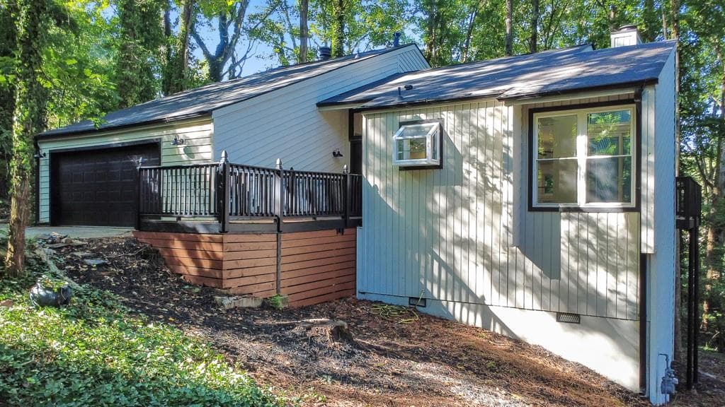 3 bedroom, 2 bathroom, 2,088 sq ft single family residence for sale at 210 Brandenburgh Circle, Roswell, GA 30075 — photo 9