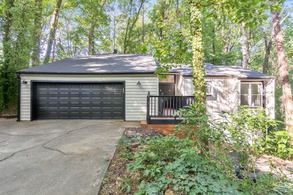 3 bedroom, 2 bathroom, 2,088 sq ft single family residence for sale at 210 Brandenburgh Circle, Roswell, GA 30075 — photo 10