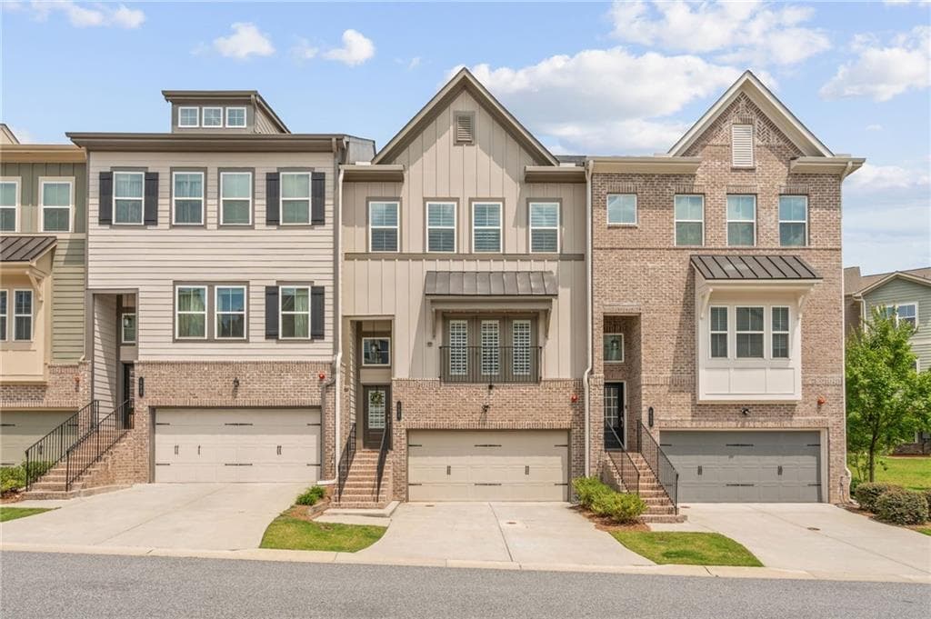 4 bedroom, 4 bathroom, 2,550 sq ft townhouse for sale at 486 Stagecoach Bend, Smyrna, GA 30080