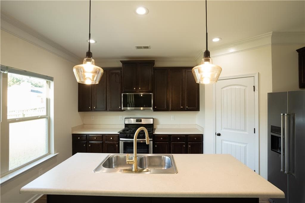3 bedroom, 3 bathroom, 2,465 sq ft single family residence for sale at 4153 Potomac Walk Court, Loganville, GA 30052 — photo 9
