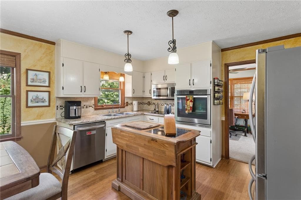 3 bedroom, 3 bathroom, 2,148 sq ft single family residence for sale at 6876 Kingsboro Drive, Lithia Springs, GA 30122 — photo 7