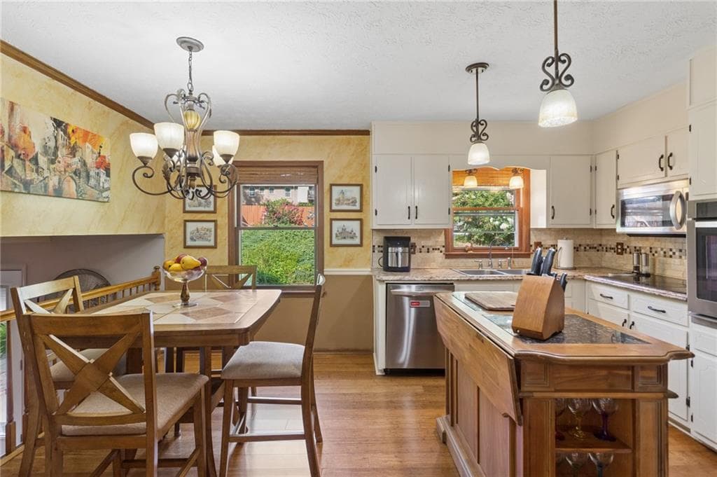 3 bedroom, 3 bathroom, 2,148 sq ft single family residence for sale at 6876 Kingsboro Drive, Lithia Springs, GA 30122 — photo 8