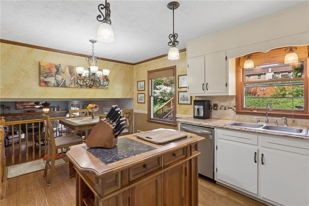 3 bedroom, 3 bathroom, 2,148 sq ft single family residence for sale at 6876 Kingsboro Drive, Lithia Springs, GA 30122 — photo 9