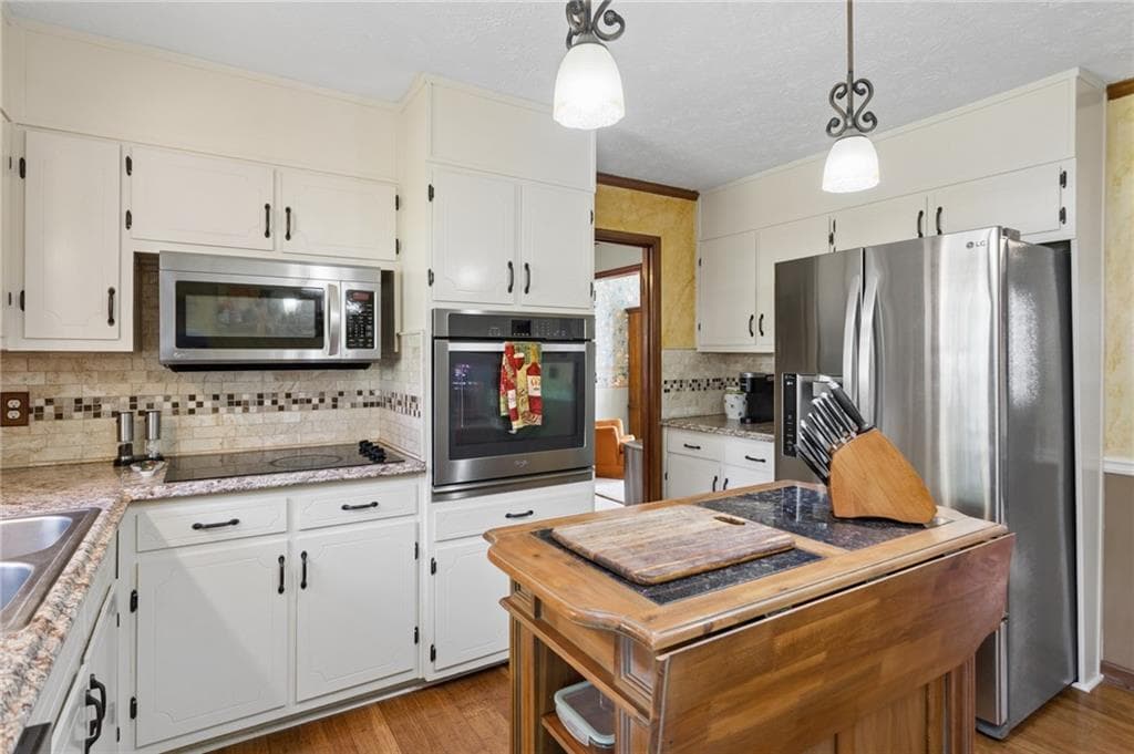 3 bedroom, 3 bathroom, 2,148 sq ft single family residence for sale at 6876 Kingsboro Drive, Lithia Springs, GA 30122 — photo 10