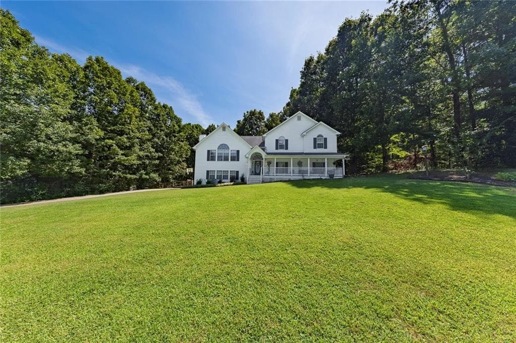 4 bedroom, 3 bathroom, 2,852 sq ft single family residence for sale at 351 Laiken Drive, Jasper, GA 30143 — photo 4