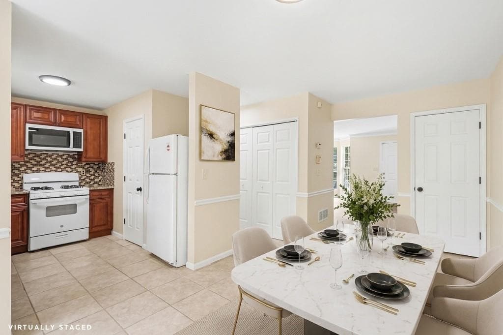 2 bedroom, 3 bathroom, 1,292 sq ft townhouse for sale at 5580 Stonington Trace Parkway, Stone Mountain, GA 30087 — photo 10