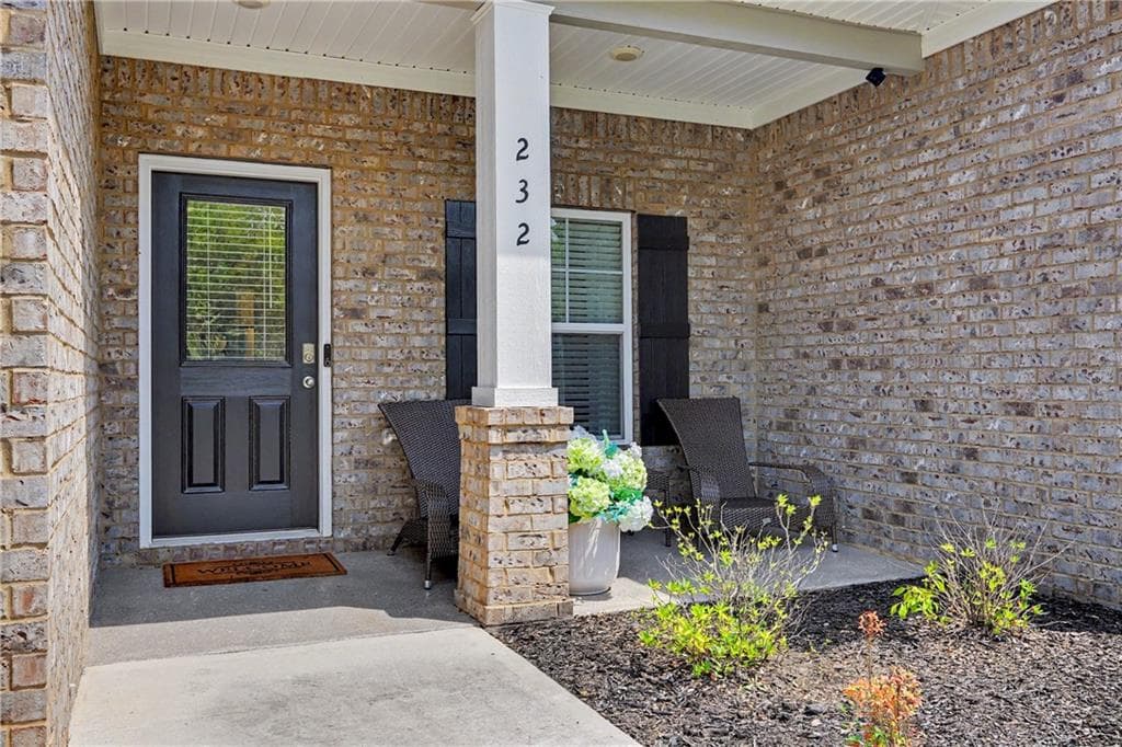 5 bedroom, 4 bathroom, 3,182 sq ft single family residence for sale at 232 Sapphire Street, Mcdonough, GA 30252 — photo 3