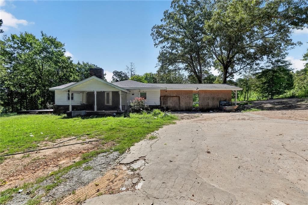 3 bedroom, 2 bathroom, 1,276 sq ft single family residence for sale at 55 Whitman Loop, Aragon, GA 30104