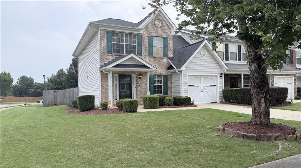3 bedroom, 3 bathroom, 1,860 sq ft townhouse for sale at 2000 Village Run Drive, Mcdonough, GA 30252