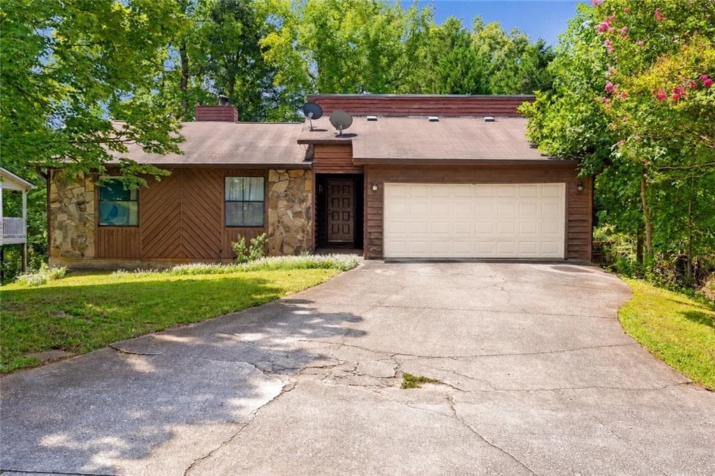 3 bedroom, 3 bathroom, 2,063 sq ft single family residence under contract at 2829 Quinbery Drive, Snellville, GA 30039