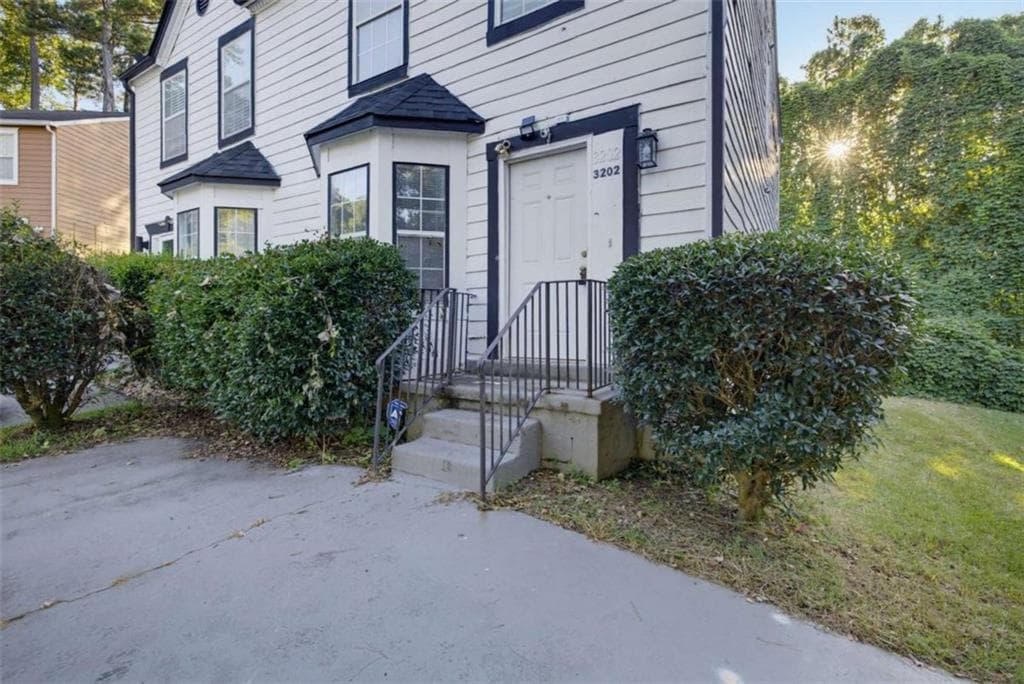 2 bedroom, 3 bathroom, 1,164 sq ft townhouse under contract at 3202 Kingswood Place, Decatur, GA 30034 — photo 3