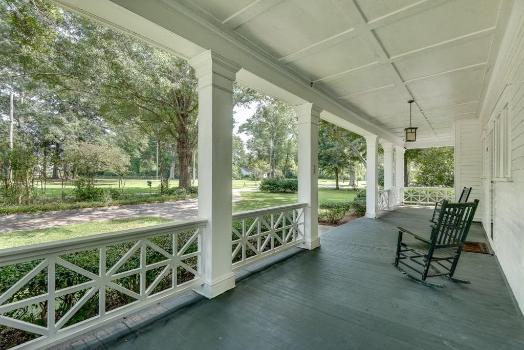 4 bedroom, 2 bathroom, 3,039 sq ft single family residence for sale at 1001 Asbury Street, Oxford, GA 30054 — photo 4