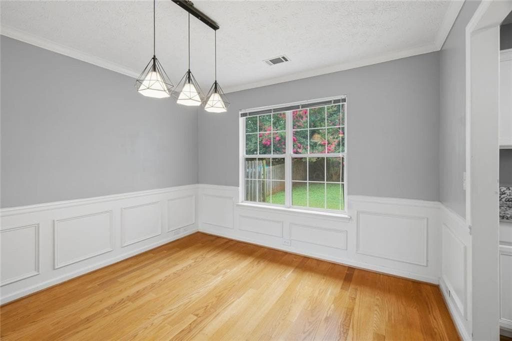 3 bedroom, 3 bathroom, 2,070 sq ft single family residence for sale at 3015 Dominion Walk Lane, Snellville, GA 30078 — photo 8