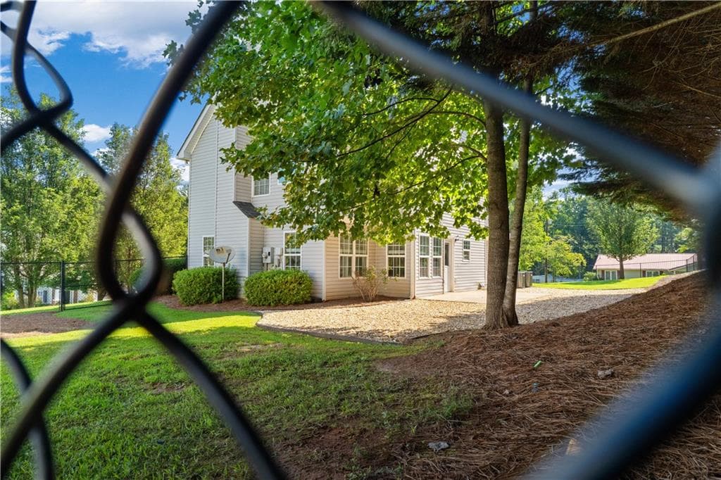 3 bedroom, 3 bathroom, 1,664 sq ft single family residence for sale at 107 Lindsey Drive, Bremen, GA 30110 — photo 9