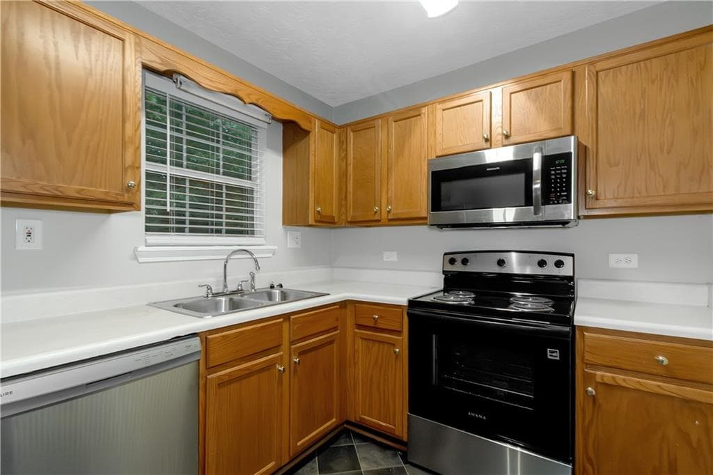 3 bedroom, 2 bathroom, 1,104 sq ft single family residence for sale at 564 Rustin Drive, Dallas, GA 30157 — photo 9