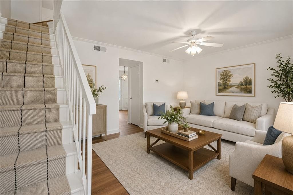 2 bedroom, 2 bathroom, 1,100 sq ft townhouse for sale at 122 Woodmere Square, Atlanta, GA 30327 — photo 3