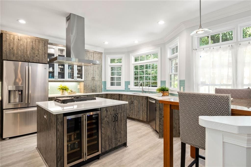 3 bedroom, 3 bathroom, 1,984 sq ft single family residence under contract at 1968 Mclendon Avenue, Atlanta, GA 30307 — photo 7
