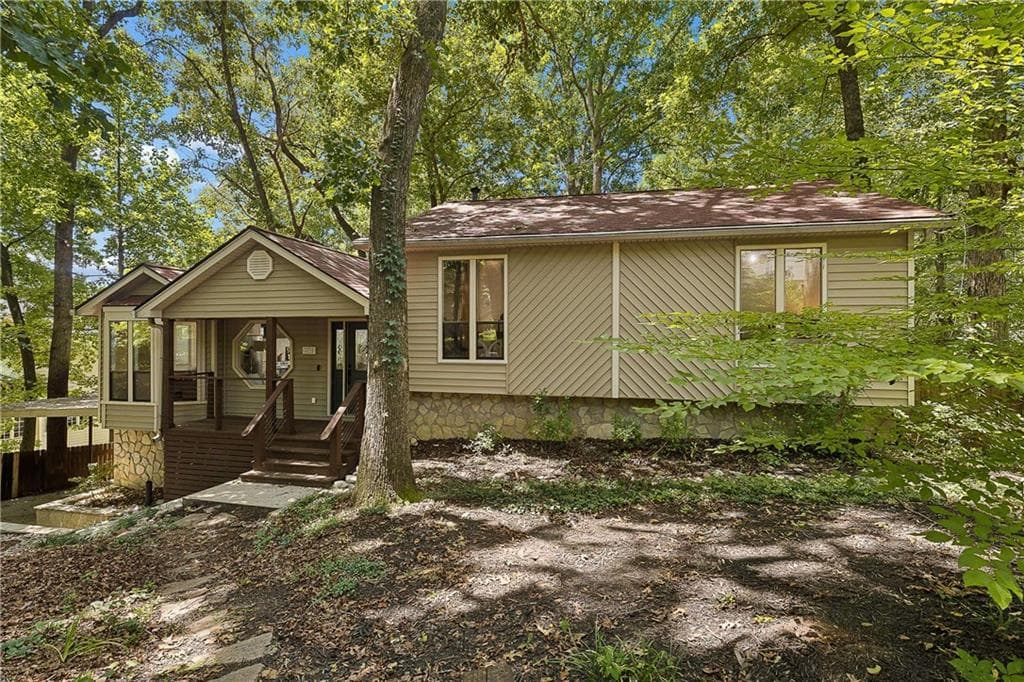 3 bedroom, 2 bathroom, 2,244 sq ft single family residence for sale at 5090 River Valley Drive, Smyrna, GA 30082 — photo 2