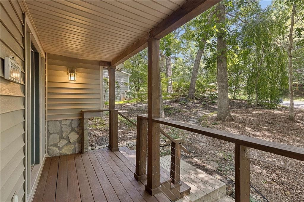 3 bedroom, 2 bathroom, 2,244 sq ft single family residence for sale at 5090 River Valley Drive, Smyrna, GA 30082 — photo 4