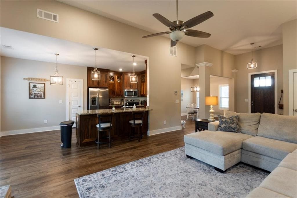 4 bedroom, 3 bathroom, 2,282 sq ft single family residence for sale at 301 Savannah Drive, Mansfield, GA 30055 — photo 7