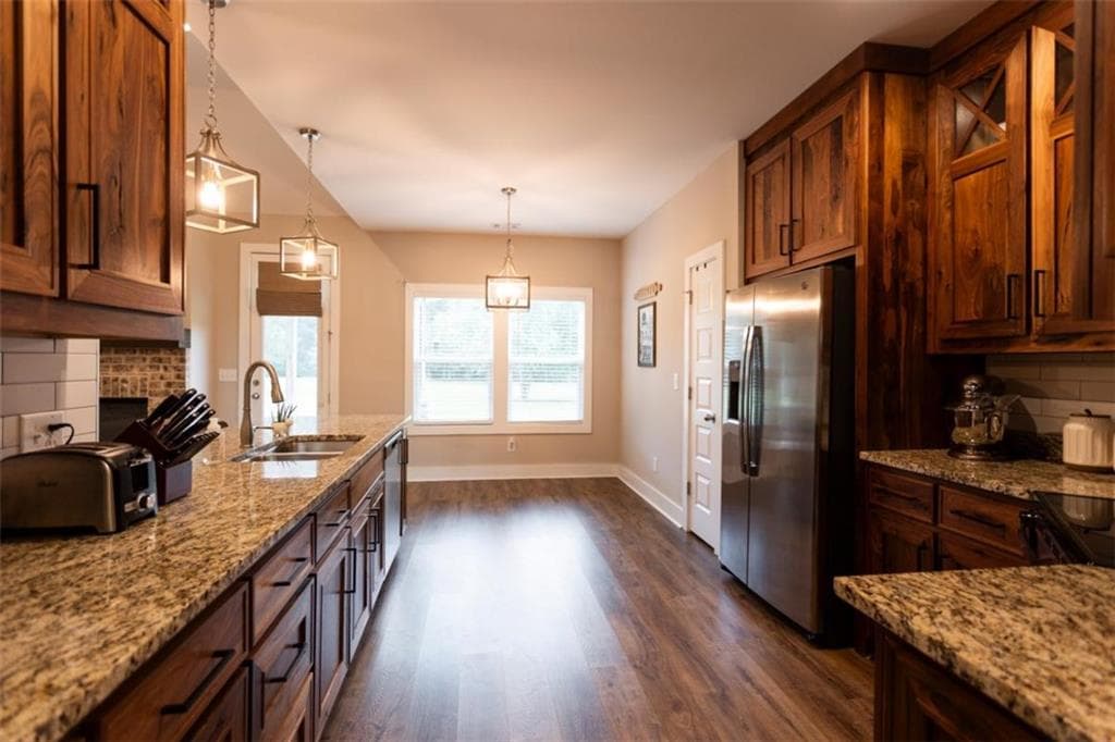 4 bedroom, 3 bathroom, 2,282 sq ft single family residence for sale at 301 Savannah Drive, Mansfield, GA 30055 — photo 10