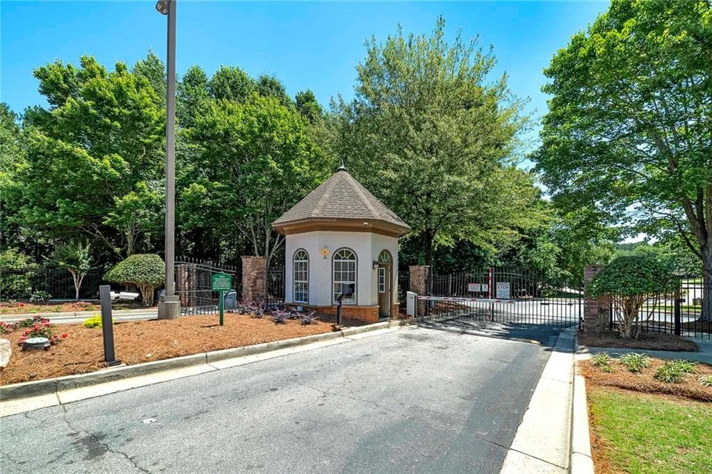 single family residence for sale at 504 Bingham Drive, Mcdonough, GA 30253 — photo 4