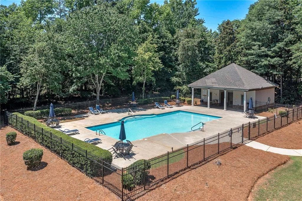 single family residence for sale at 504 Bingham Drive, Mcdonough, GA 30253 — photo 5