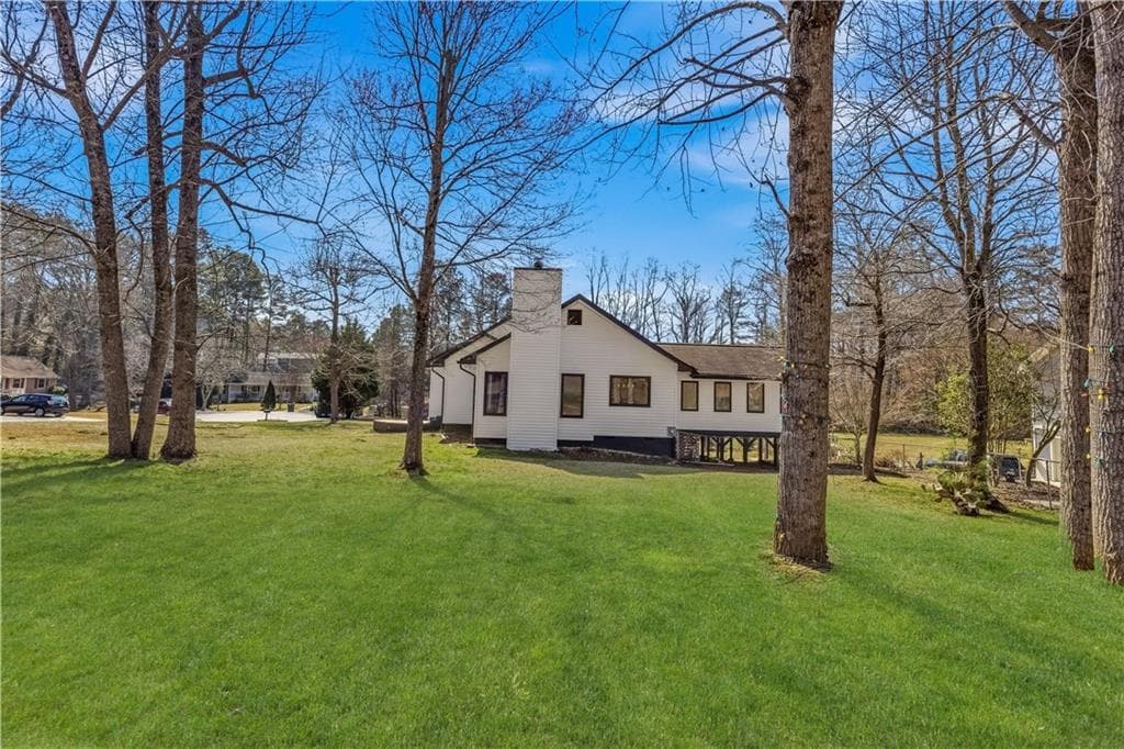 4 bedroom, 2 bathroom, 1,895 sq ft single family residence under contract at 2860 Powder Horn Trail, Marietta, GA 30064 — photo 4