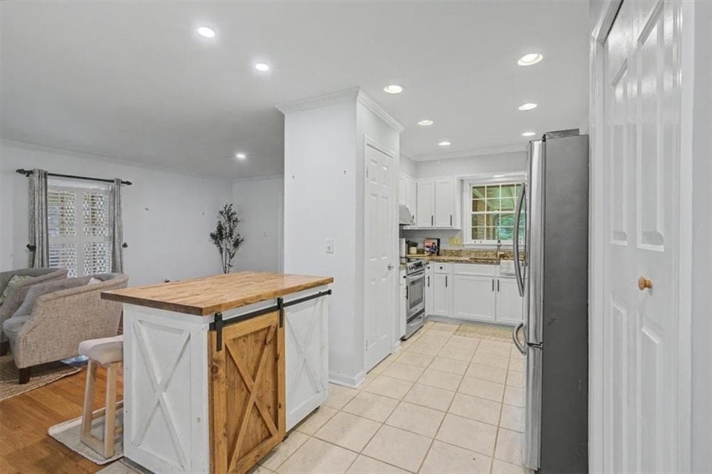 3 bedroom, 3 bathroom, 2,332 sq ft single family residence under contract at 702 Highview Drive, Smyrna, GA 30082 — photo 5