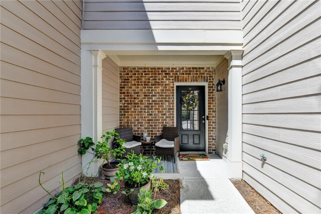 3 bedroom, 3 bathroom, 2,120 sq ft townhouse for sale at 5880 Vista Brook Drive, Suwanee, GA 30024 — photo 4
