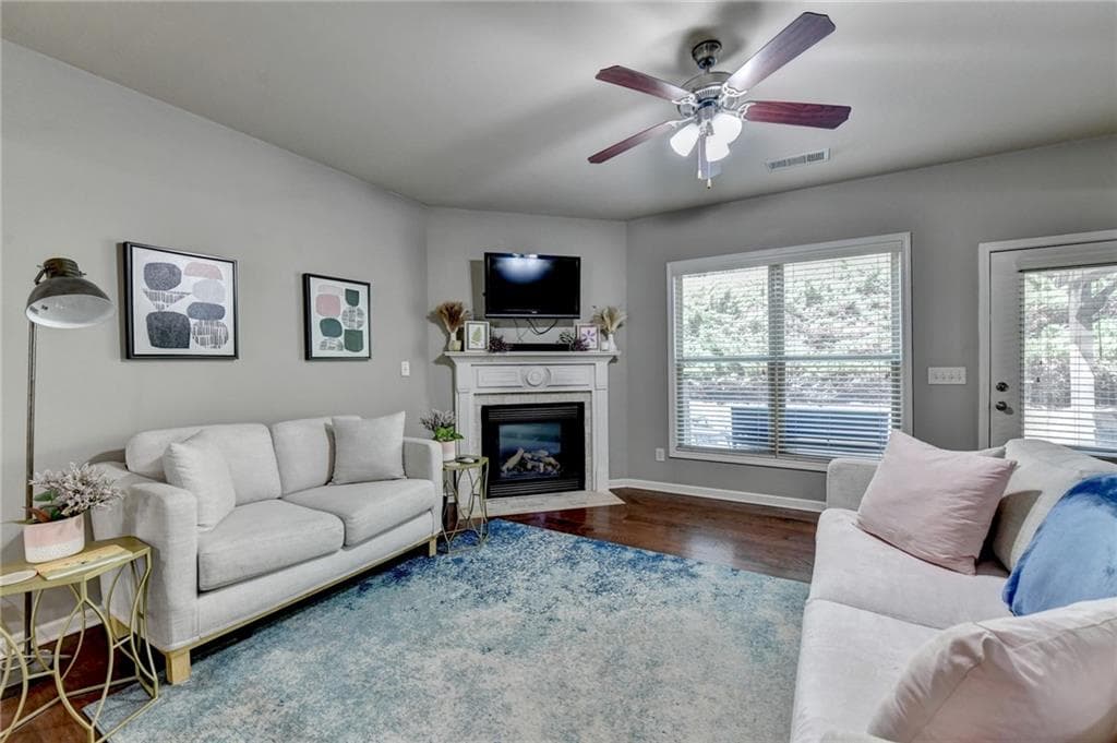 3 bedroom, 3 bathroom, 2,120 sq ft townhouse for sale at 5880 Vista Brook Drive, Suwanee, GA 30024 — photo 10