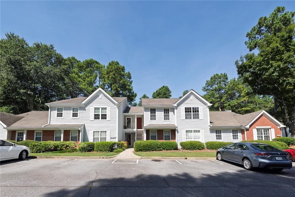 2 bedroom, 2 bathroom, 1,306 sq ft condominium for sale at 4106 Whitehall Way, Alpharetta, GA 30004 — photo 2