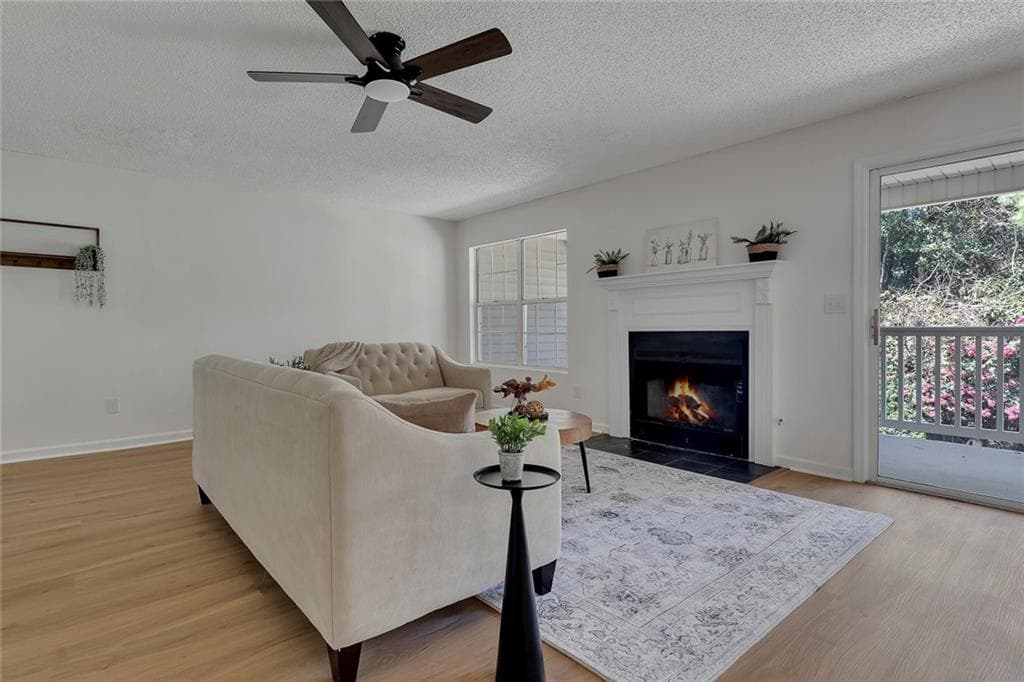 2 bedroom, 2 bathroom, 1,306 sq ft condominium for sale at 4106 Whitehall Way, Alpharetta, GA 30004 — photo 6