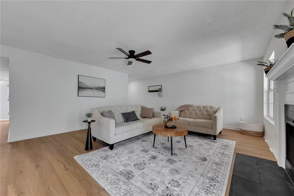 2 bedroom, 2 bathroom, 1,306 sq ft condominium for sale at 4106 Whitehall Way, Alpharetta, GA 30004 — photo 7