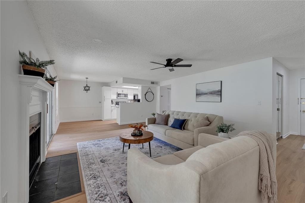 2 bedroom, 2 bathroom, 1,306 sq ft condominium for sale at 4106 Whitehall Way, Alpharetta, GA 30004 — photo 8