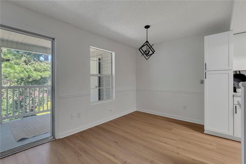 2 bedroom, 2 bathroom, 1,306 sq ft condominium for sale at 4106 Whitehall Way, Alpharetta, GA 30004 — photo 9
