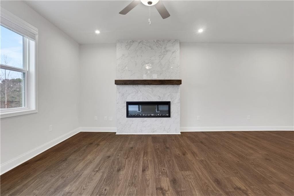 4 bedroom, 4 bathroom, 2,421 sq ft townhouse for sale at 6001 Haviland Alley, Sugar Hill, GA 30518 — photo 2