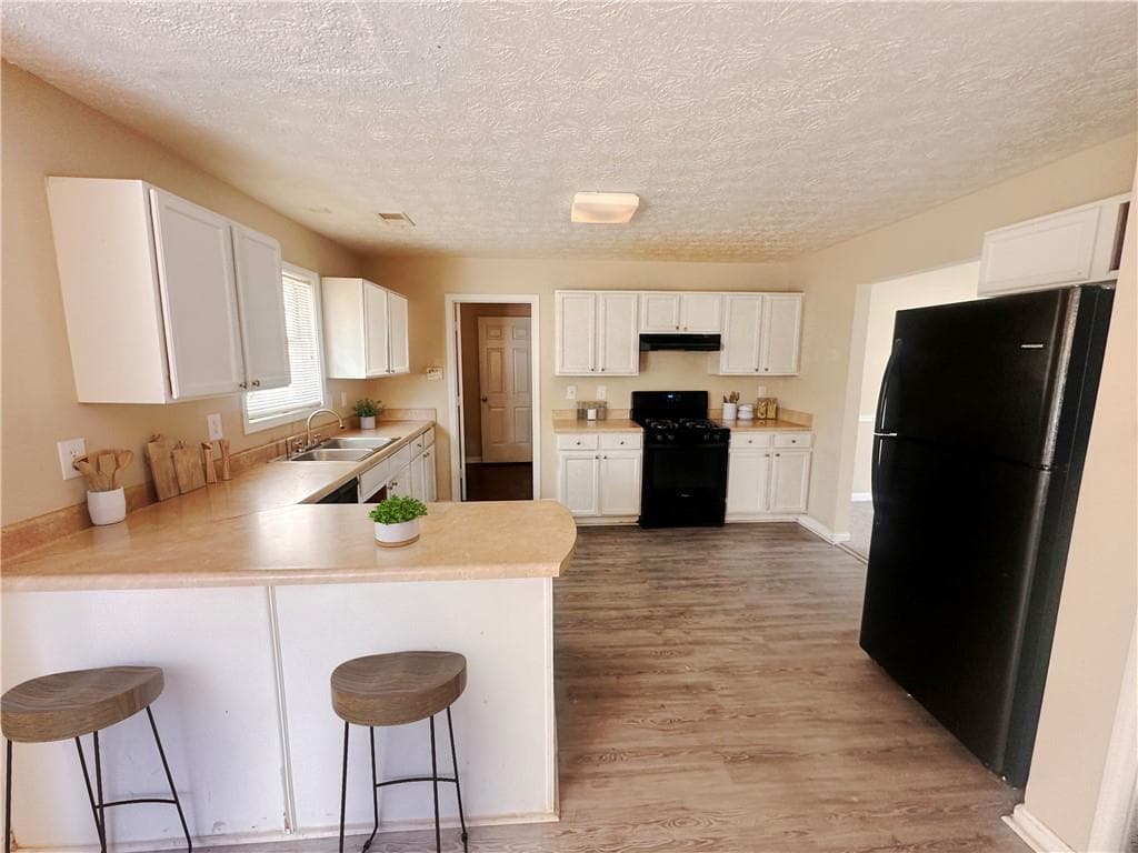 3 bedroom, 3 bathroom, 2,536 sq ft single family residence under contract at 8036 Harmony Lakes, Lithonia, GA 30058 — photo 3