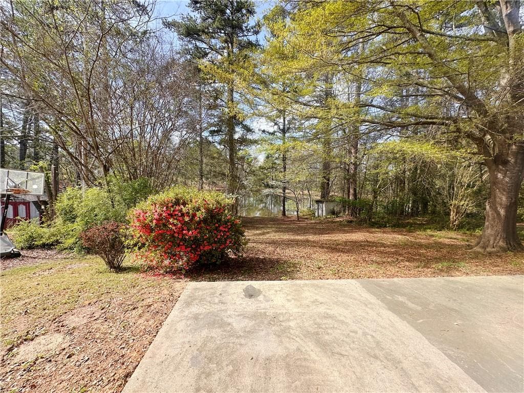 3 bedroom, 3 bathroom, 2,536 sq ft single family residence under contract at 8036 Harmony Lakes, Lithonia, GA 30058 — photo 7