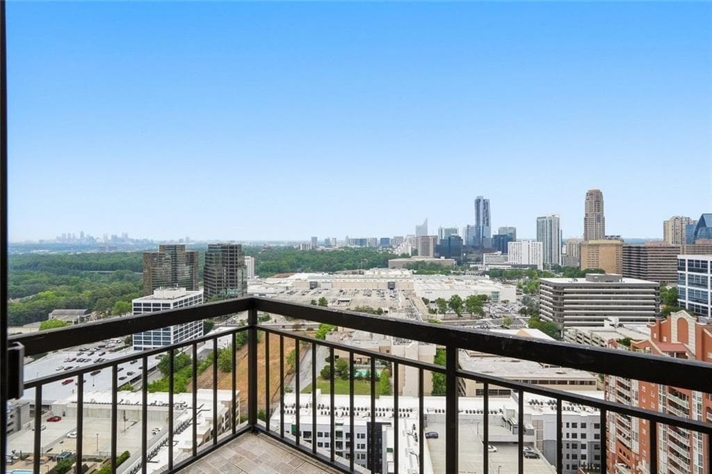 2 bedroom, 2 bathroom, 1,265 sq ft condominium for sale at 3481 Lakeside Drive PH TS5, Atlanta, GA 30326 — photo 2