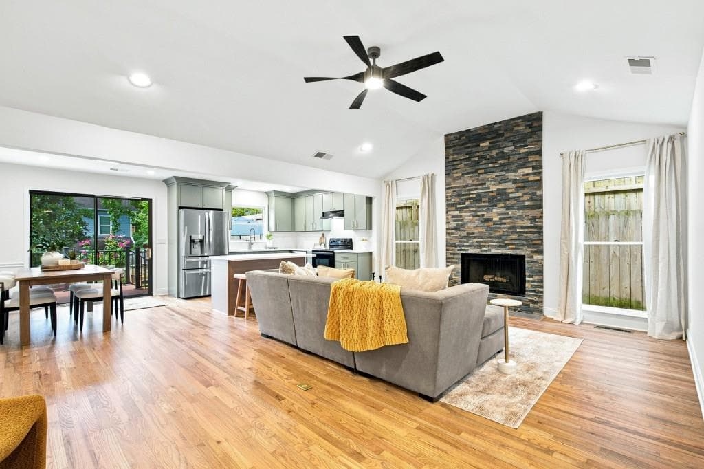 2 bedroom, 2 bathroom, 1,366 sq ft single family residence for sale at 1113 Capital Club Circle, Brookhaven, GA 30319 — photo 4