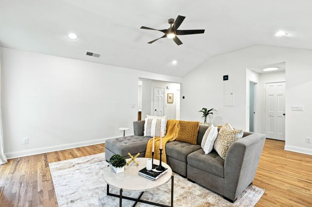 2 bedroom, 2 bathroom, 1,366 sq ft single family residence for sale at 1113 Capital Club Circle, Brookhaven, GA 30319 — photo 7