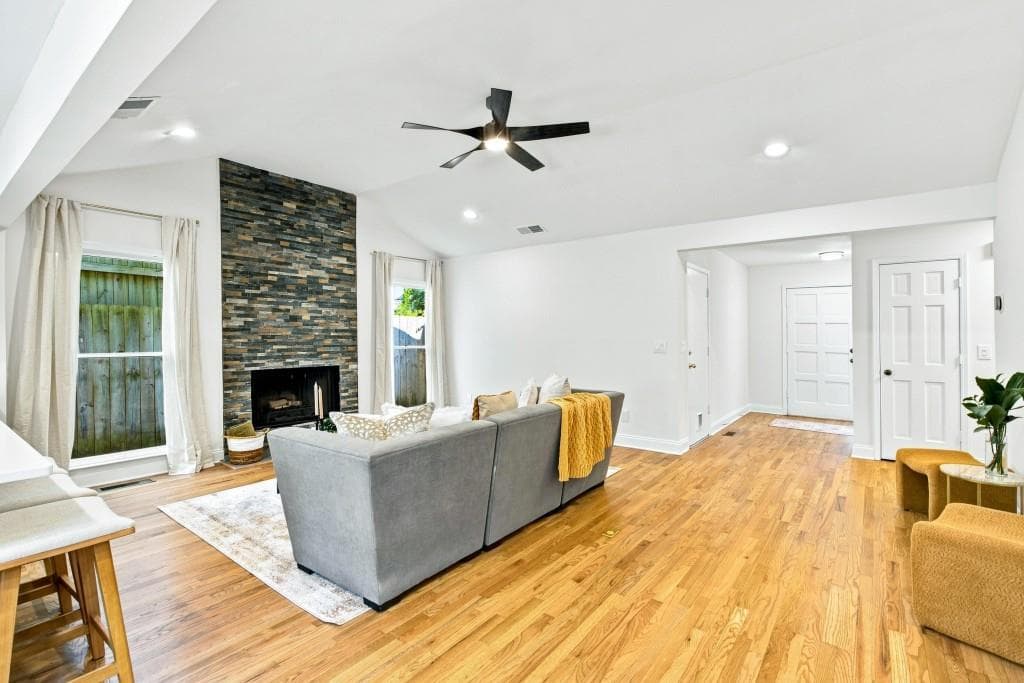 2 bedroom, 2 bathroom, 1,366 sq ft single family residence for sale at 1113 Capital Club Circle, Brookhaven, GA 30319 — photo 8