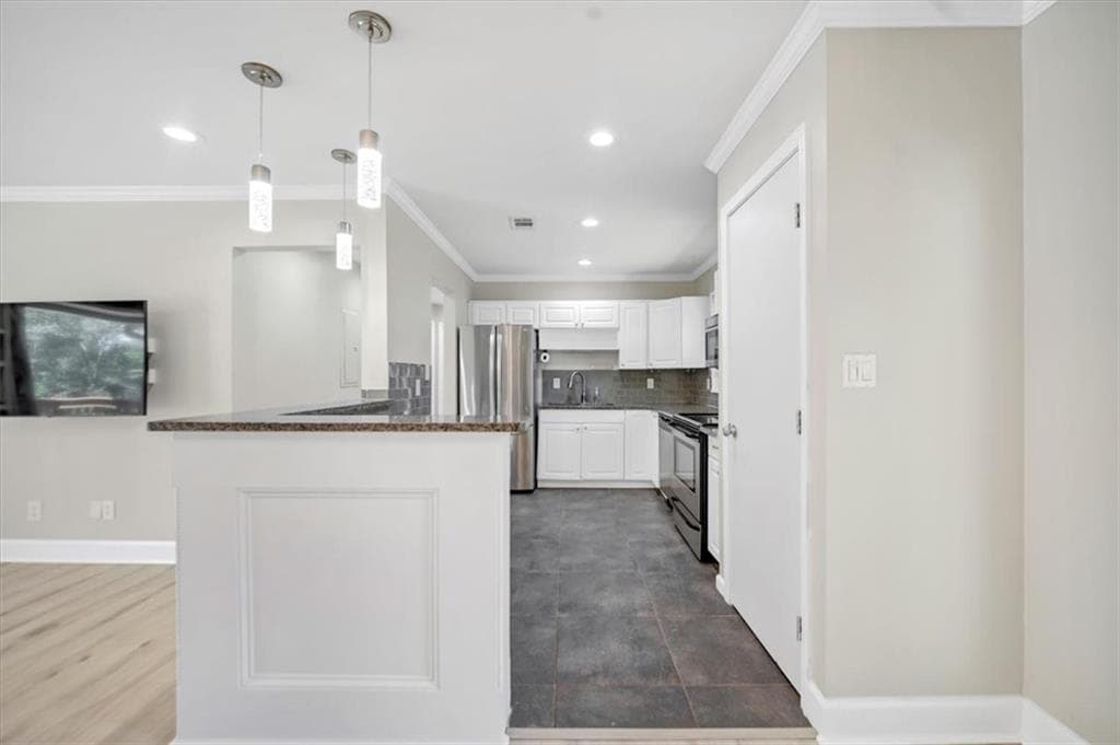 3 bedroom, 1 bathroom, 1,000 sq ft single family residence under contract at 3070 Lindon Lane, Decatur, GA 30033 — photo 7